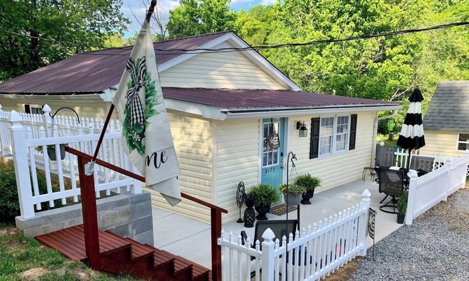 Drake Cottage | The Magnolia Cottage ~ The Great Outdoors