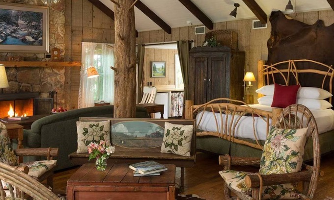 Cat Spring Apartment | The Magnolia Suite Escape to an Authentic Texas Ranch with Unique Activities!