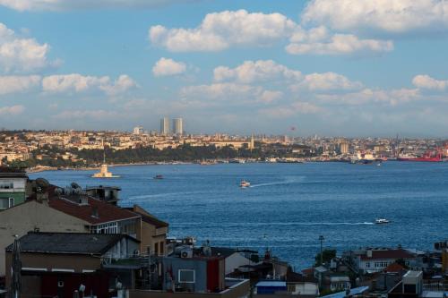 Cihangir Apartment | The Maiden Tower From Your Bedroom Romantic View, In Taksim Square