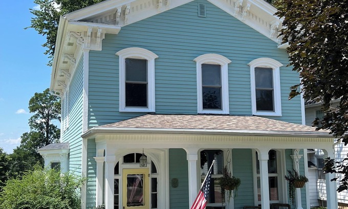 Mount Carroll House | The Main St Place in charming Mount Carroll IL 2nd floor