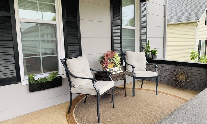 Washington Apartment | The Main Steet Retreat!