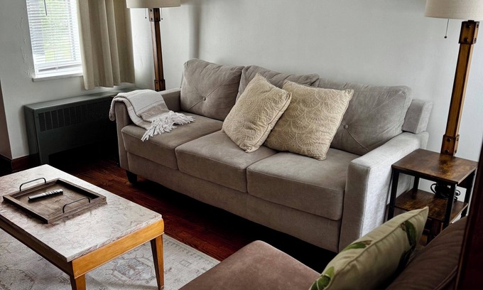 Ansted Apartment | The Main Street Stay - Unit 1 - NRG