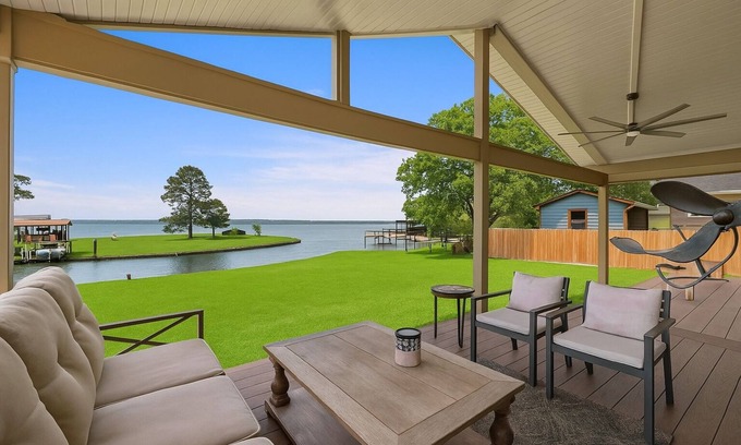 Gun Barrel City House | The Mallard on Blue Cove at Cedar Creek Lake