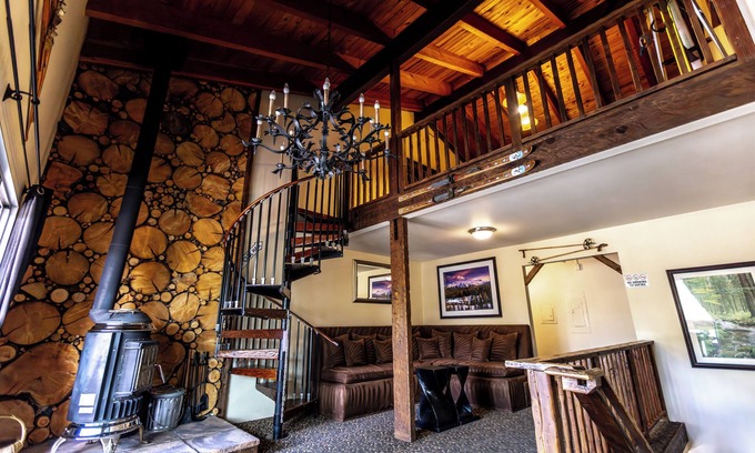 Mammoth Lakes Hotel | The Mammoth Creek Inn