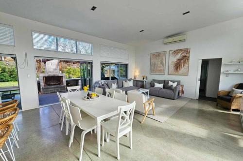 Mangawhai Heads House | The Mangawhai Bach