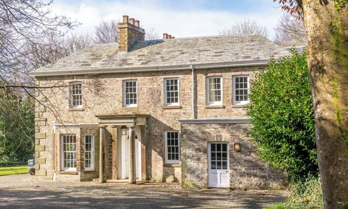 Bodmin House | The Manor House at Boconnion w/Heated Pool + Tennis Court