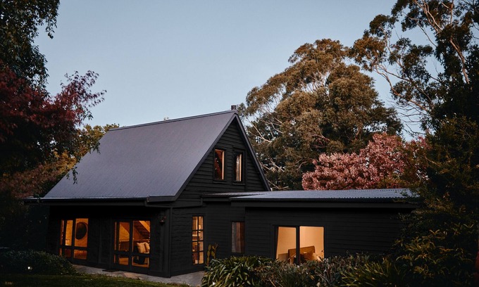 Robertson House | THE MAPLE LODGE Farm Stay - Alpacas, Pigs, Goats and Outdoor Pizza Oven