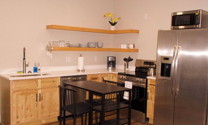 Elizabethtown House | The Maple Suite