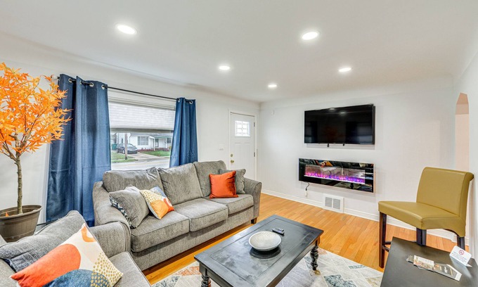 Maple Heights House | 'The Maple Tree' Home: 14 Mi to Downtown Cleveland