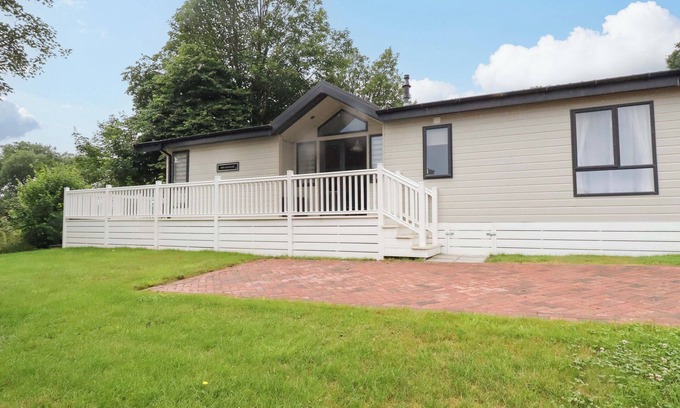 Hewas Water Cottage | THE MAPLES 44, family friendly, country holiday cottage in Sticker