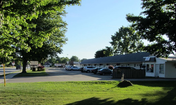 Port Elgin Hotel | The Maplewood Motel