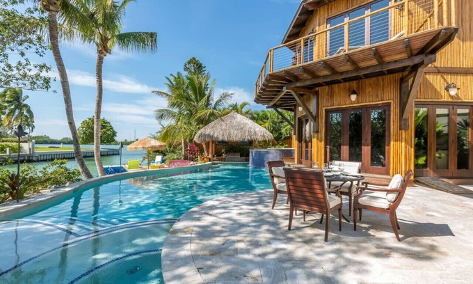 Marathon Apartment | The Marathon Retreat