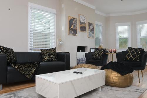 Near East Side Villa | The Marbled Speakeasy - San Antonio Luxury Home by the Alamo