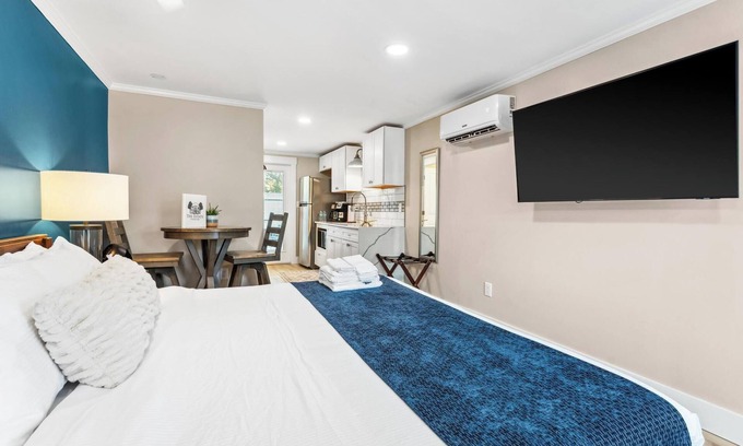 Mount Dora Apartment | The Marigold ★ 1 Gig Wi-Fi ★ Minutes to Everything