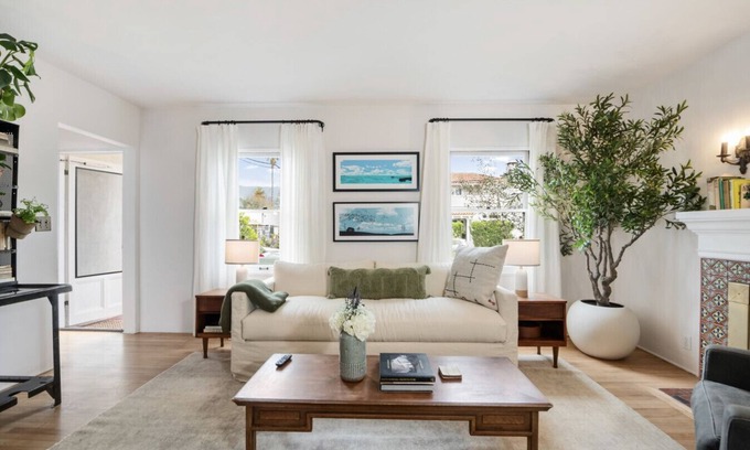 West Beach Apartment | The Marlowe Garden Suite - Vintage Luxury at the Beach - Hotel Amenities