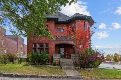 Lafayette Square House | The Marquis Manor | JZ Vacation Rentals