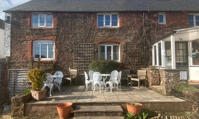 Langford Budville Bed & Breakfast | The Martlet Inn