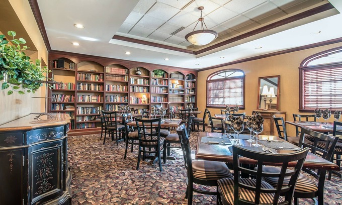 Oneonta Hotel | The Marx Hotel