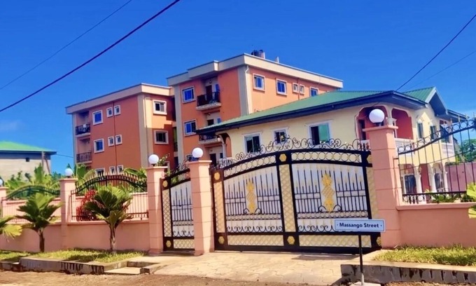 Limbe House | The Massango Guesthouse. Stunning 3-Bedrooms GuestHouse in Limbe Cameroon.