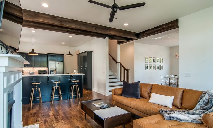 Shelby Hills House | The Maxwell - Luxuriously Styled Home Near Amazing Restaurants!
