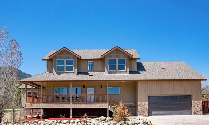 Pine Mountain Club House | The Mayor's House, 5 bedrooms, Modern Luxury Cabin