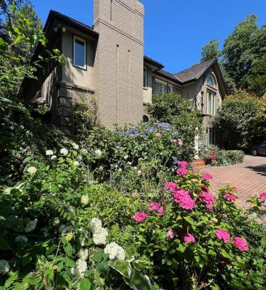 Kerrisdale House | The McCleery Inn