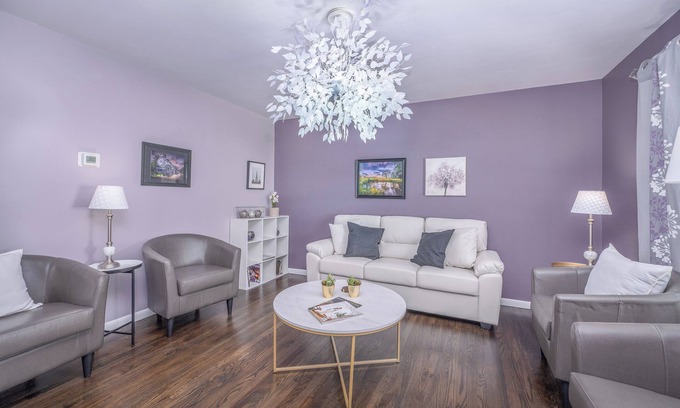 Gambier House | The Meadow at Kenyon: Beautiful 4-bedroom just steps from Kenyon College.