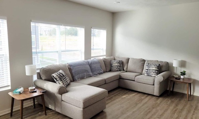 Elkhorn House | The Meadowlark at Coventry Rows