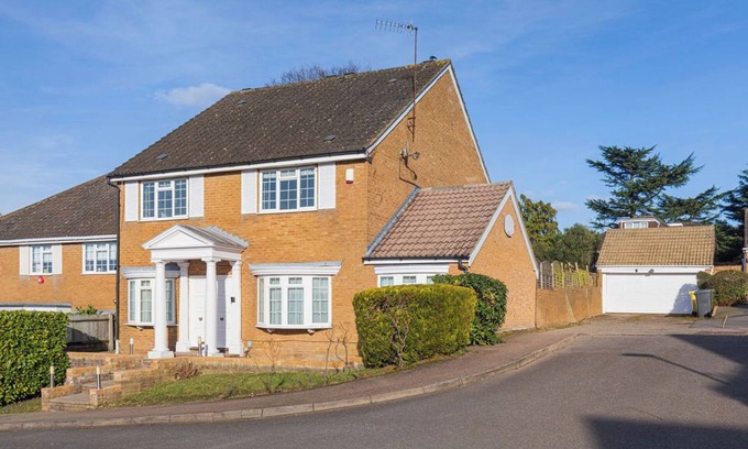 Borehamwood House | The Meadows near Sky Studios