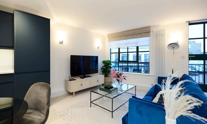 South Norwood Apartment | The Melbray Escape - Trendy 2BDR Apartment
