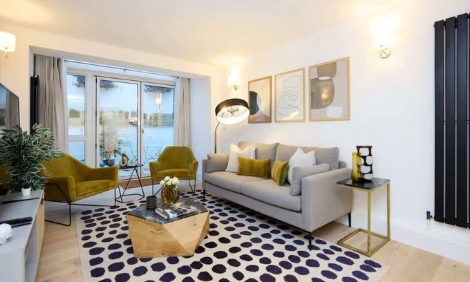 South Norwood Apartment | The Melbray Gem - 2 Bdr Apartment with Courtyard