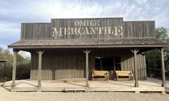 New Harmony Other | “The Mercantile” is a farmhouse style home on Morning Line Ranch.