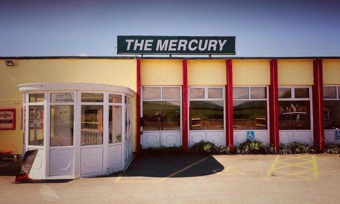 Chequerbent Hotel | The Mercury