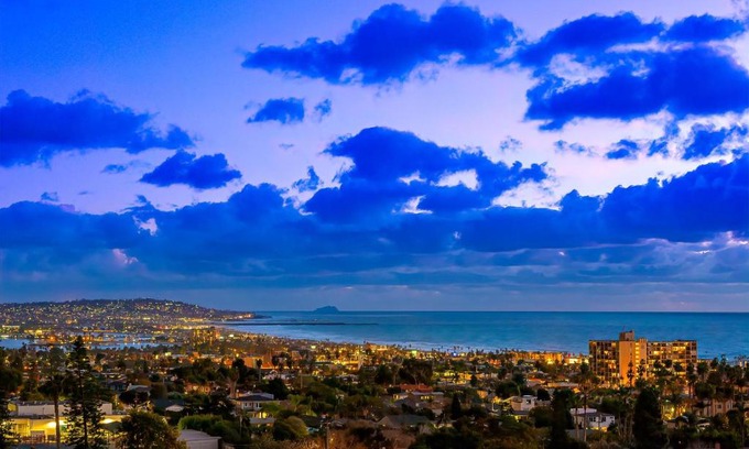 La Jolla Mesa House | The Mermaid House
