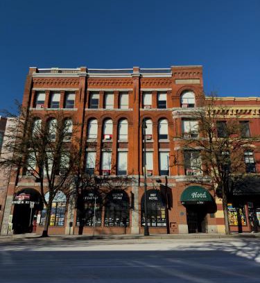 Downtown New Westminster Hotel | The Met Hotel