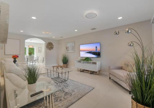 Miami Gardens House | The Miami Gardens Getaway
