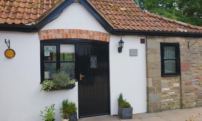 Whitecroft House | The Miners Cottage