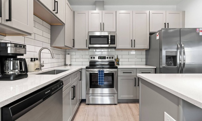 Boise Condo | The *Minimalist's Escape* near Greenbelt & Winery with HOT TUB!