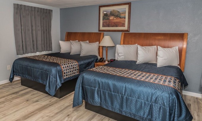 Acton Bed & Breakfast | THE MINUTEMAN INN Room, 1 King Bed