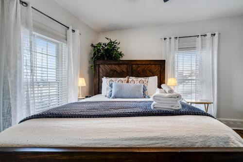 Leamington House | The Miracle Room at Dream BNB Estate Inn