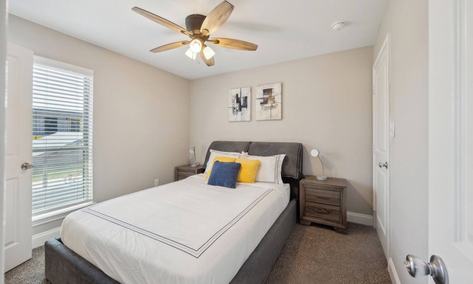 South Arlington Apartment | The Mirage 276 I Comfy 2 Bed 1.5 Bath