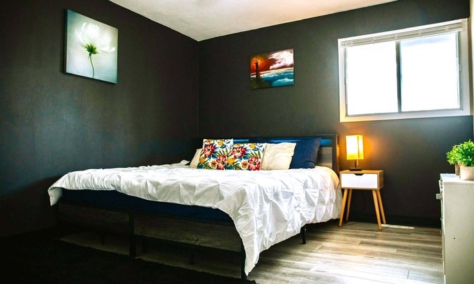 Coralville Apartment | The Mirage, in beautiful Coralville with AC, WiFi. Enjoy your stay