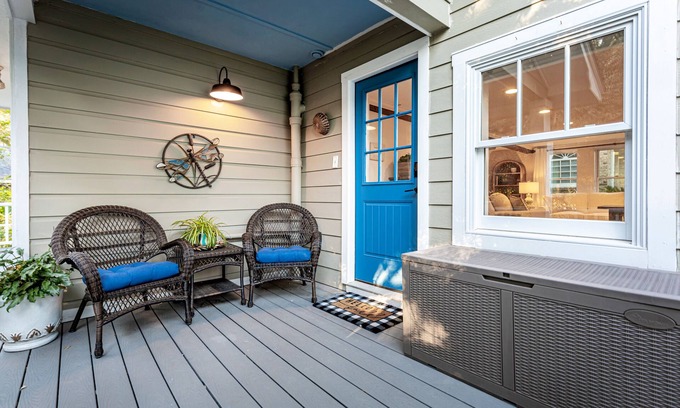 Biloxi House | The Missing Pines Bungalow - King Suite in the heart of OS!