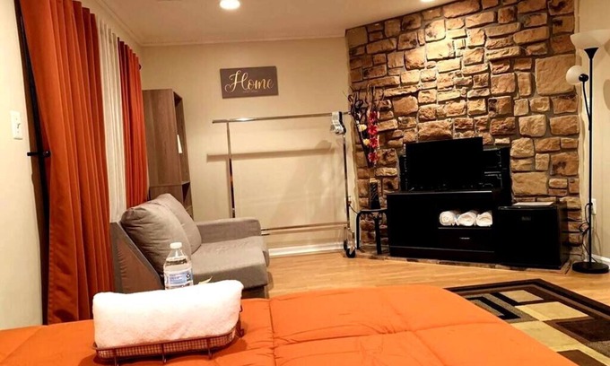 Hybla Valley House | The Modern Gem, Alexandria