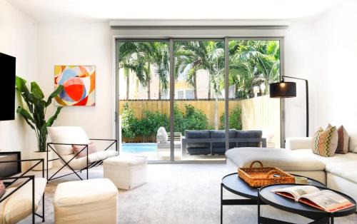 Southwest Coconut Grove House | The Modernista 1 - Luxury Villa with Private Pool