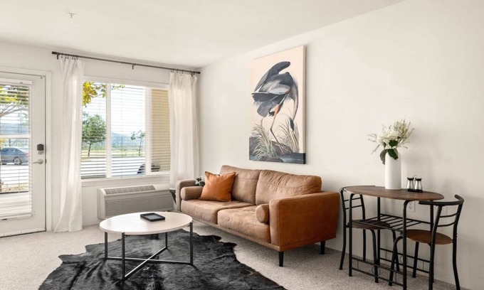 Paradise Apartment | The Modoc | Stylish Stay in Paradise