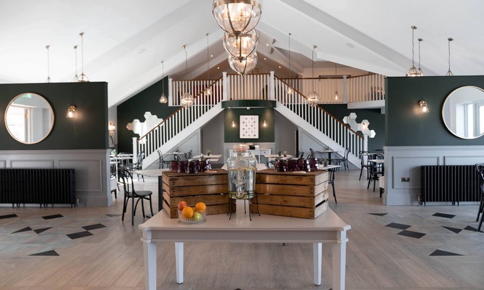 Chittlehamholt Cabin | The Mole Resort sleeps 4 guests in 2 bedrooms