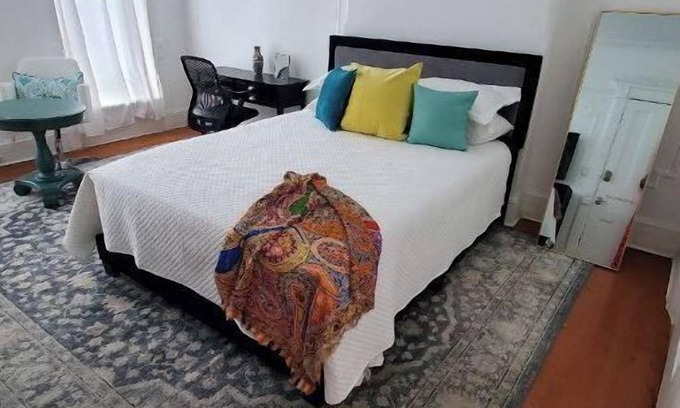 Bedford-Stuyvesant Apartment | The Monroe Queen Bedroom Suite- Entire Unit