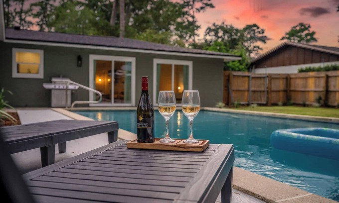 Gainesville House | The Monterey - Private Pool & Grill - 4 KING Beds