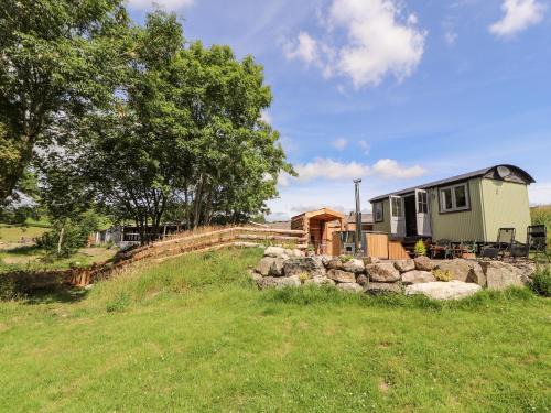 Oswestry House | The Moorhen Retreat